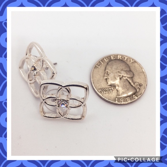 Silvery Crystal 💎 Flower Earrings 🌸 Abstract 🌸 - Picture 3 of 4